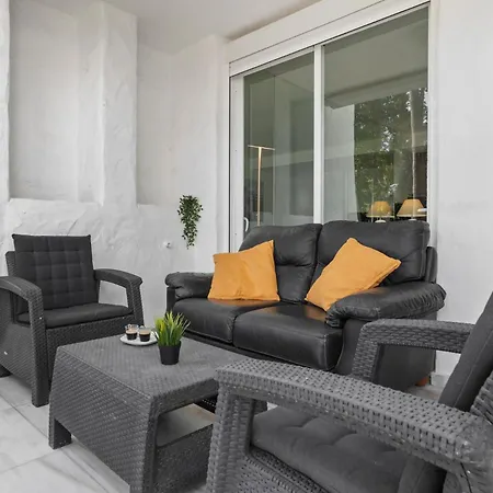 La Alcazaba Flat With Pool In - Ref M47 * Marbella