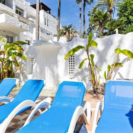 La Alcazaba Flat With Pool In - Ref M47 *